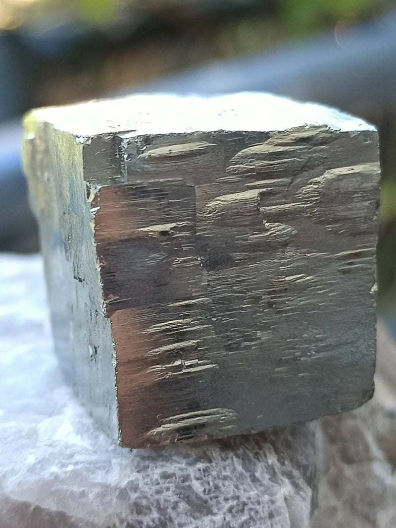 Load image into Gallery viewer, Pyrite d’Amérique du Sud cube brut Grade A ++++ Pierre brute
