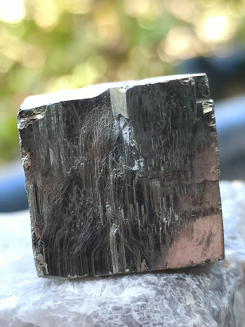 Load image into Gallery viewer, Pyrite d’Amérique du Sud cube brut Grade A ++++ Pierre brute
