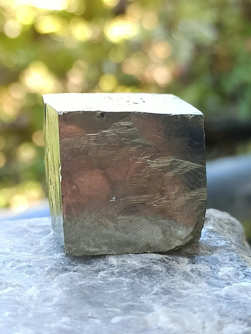 Chargez l&#39;image dans la visionneuse de la galerie, Pyrite d’Amérique du Sud cube brut Grade A ++++ Pierre brute
