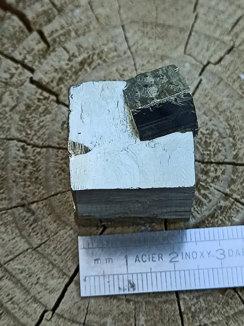 Chargez l'image dans la visionneuse de la galerie, Pyrite d’Amérique du Sud cube brut Grade A ++++ Pierre brute
