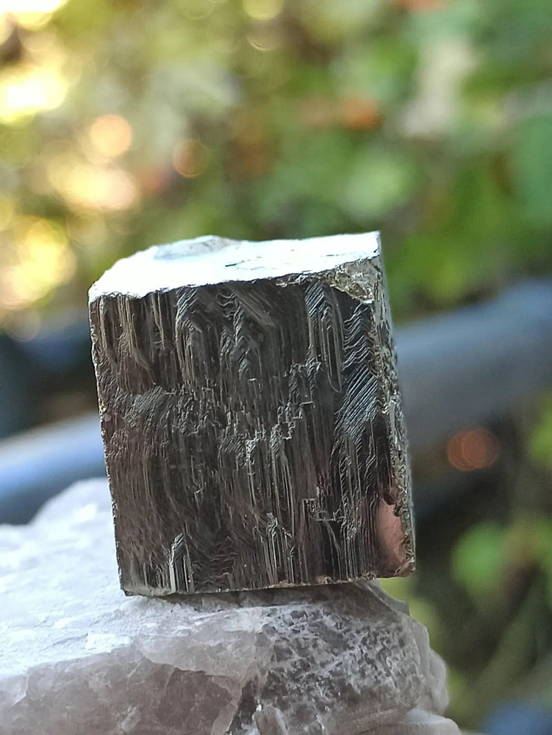 Chargez l'image dans la visionneuse de la galerie, Pyrite d’Amérique du Sud cube brut Grade A ++++ Pierre brute
