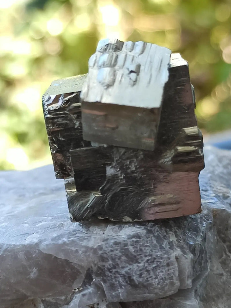 Chargez l'image dans la visionneuse de la galerie, Pyrite d’Amérique du Sud cube brut Grade A ++++ Pierre brute
