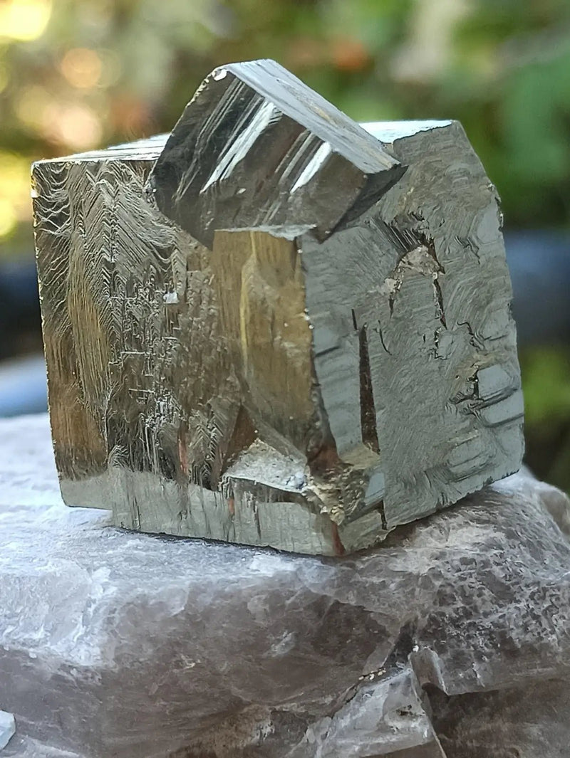 Chargez l'image dans la visionneuse de la galerie, Pyrite d’Amérique du Sud cube brut Grade A ++++ Pierre brute
