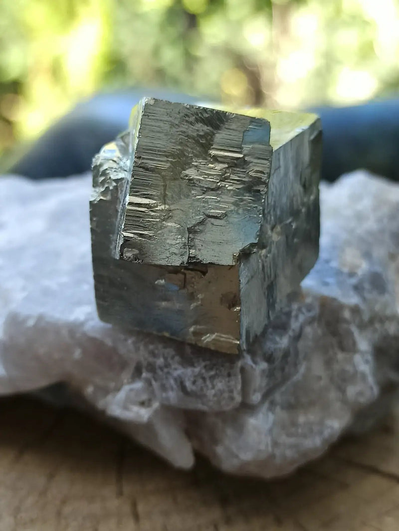 Load image into Gallery viewer, Pyrite d’Amérique du sud cube brut Grade A++++ Pierre brute
