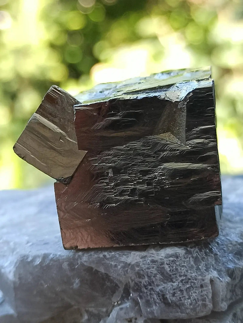 Chargez l'image dans la visionneuse de la galerie, Pyrite d’Amérique du Sud cube brut Grade A ++++ Pierre brute
