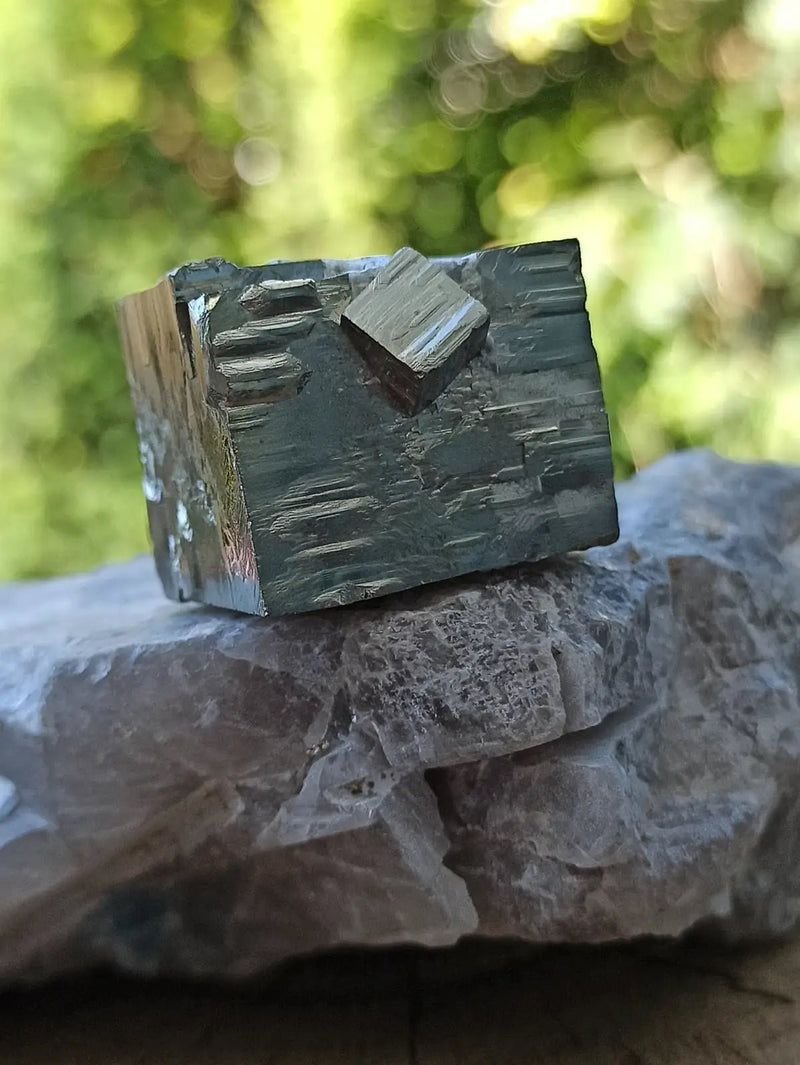 Load image into Gallery viewer, Pyrite d’Amérique du sud cube brut Grade A ++++ Pierre brute
