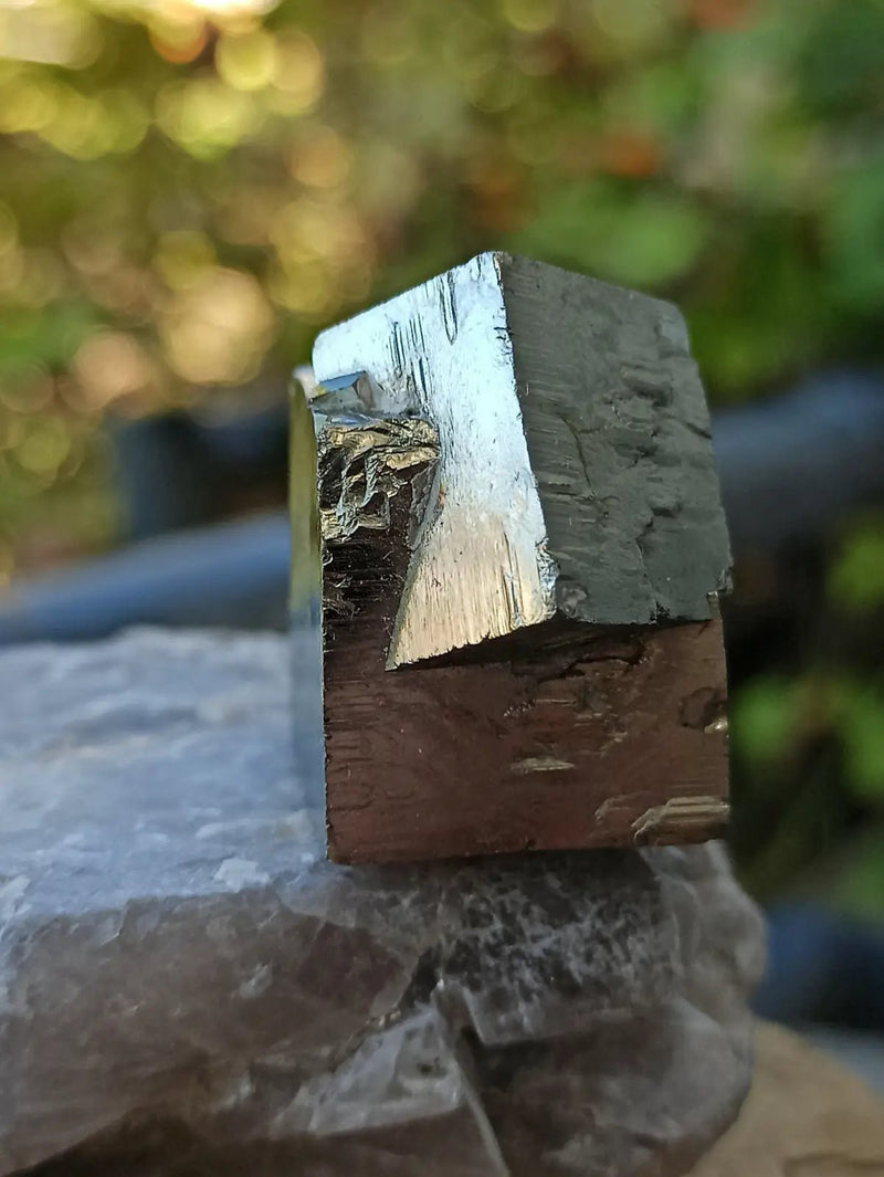 Load image into Gallery viewer, Pyrite d’Amérique du sud cube brut Grade A++++ Pierre brute
