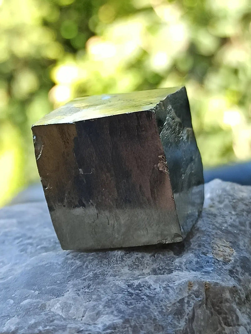 Chargez l&#39;image dans la visionneuse de la galerie, Pyrite d’Amérique du Sud cube brut Grade A ++++ Pierre brute
