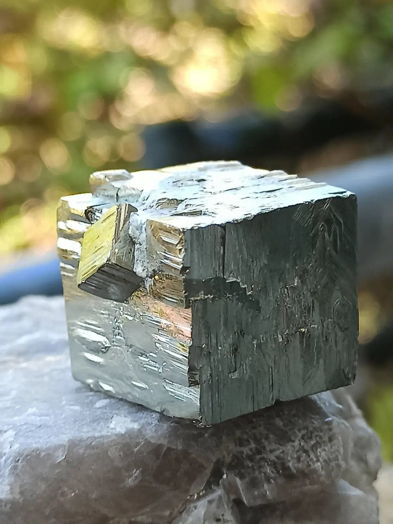 Load image into Gallery viewer, Pyrite d’Amérique du sud cube brut Grade A ++++ Pierre brute
