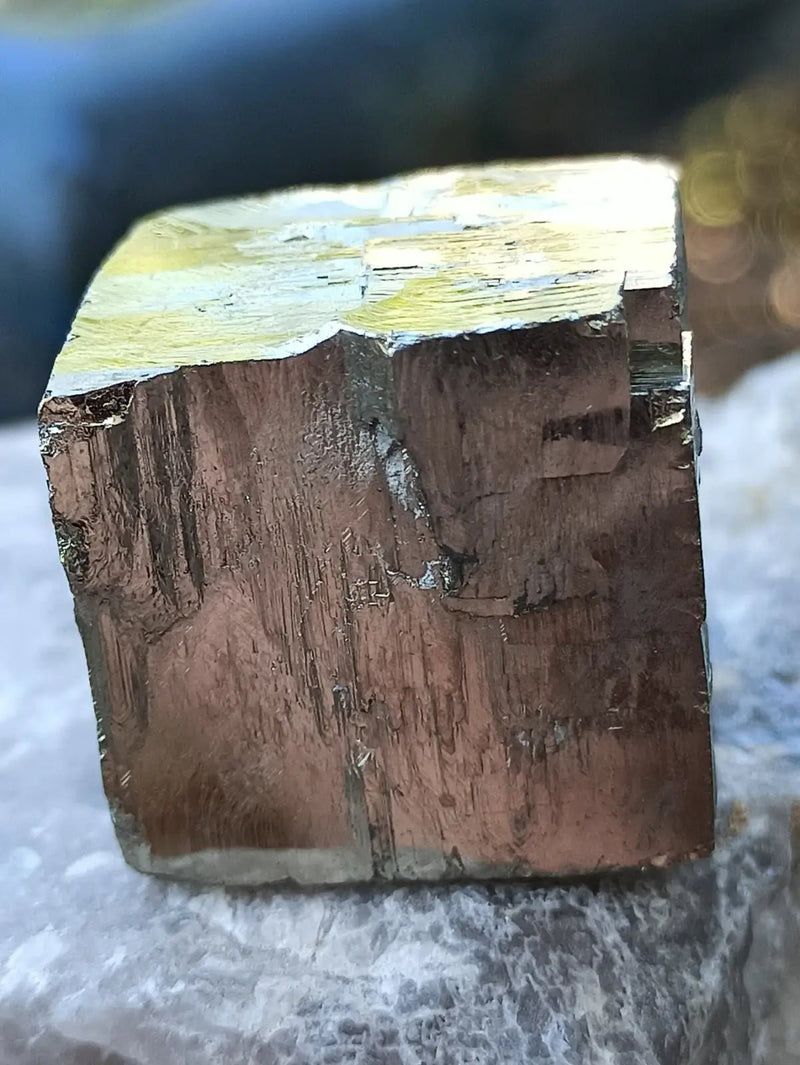 Load image into Gallery viewer, Pyrite d’Amérique du Sud cube brut Grade A ++++ Pierre brute
