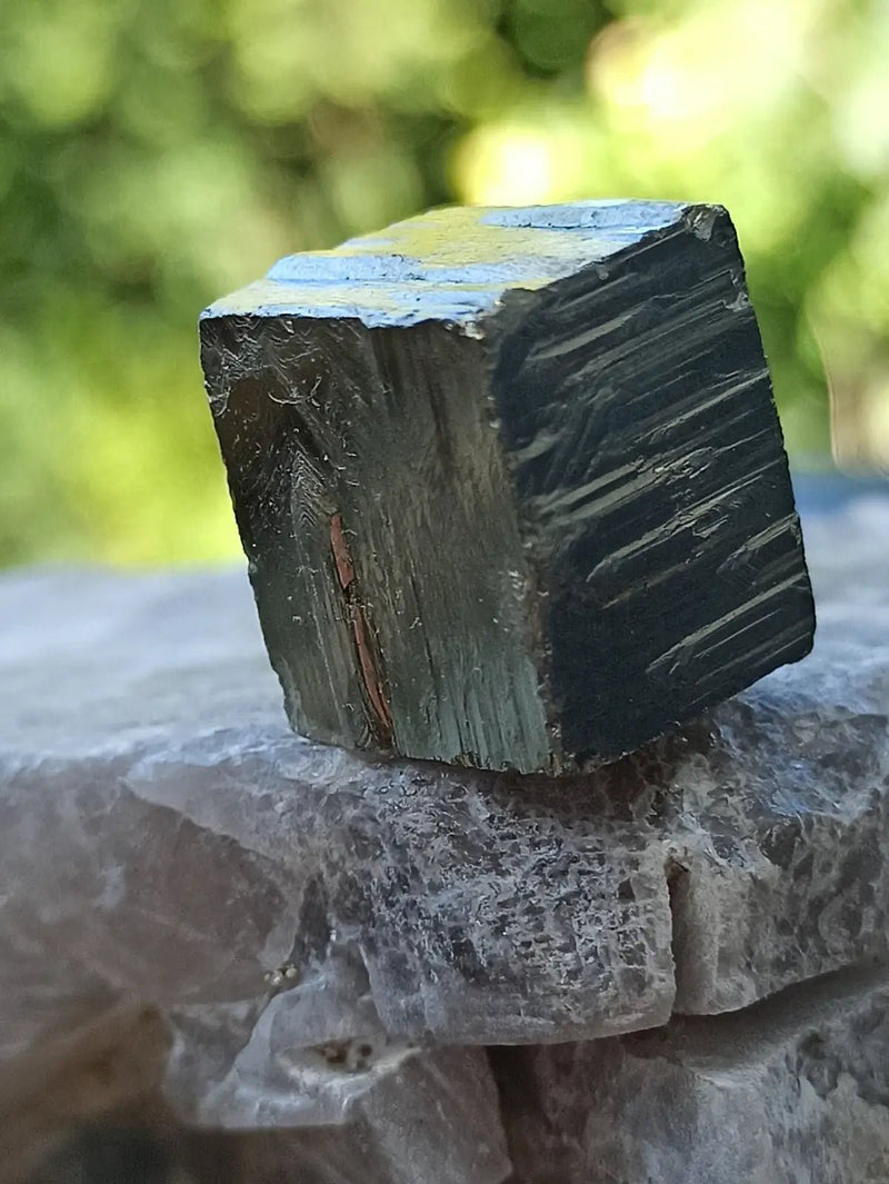 Load image into Gallery viewer, Pyrite d’Amérique du Sud cube brut Grade A++++ Pierre brute
