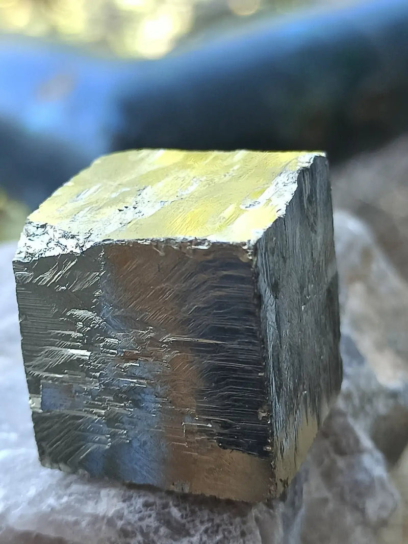 Chargez l'image dans la visionneuse de la galerie, Pyrite d’Amérique du Sud cube brut Grade A ++++ Pierre brute
