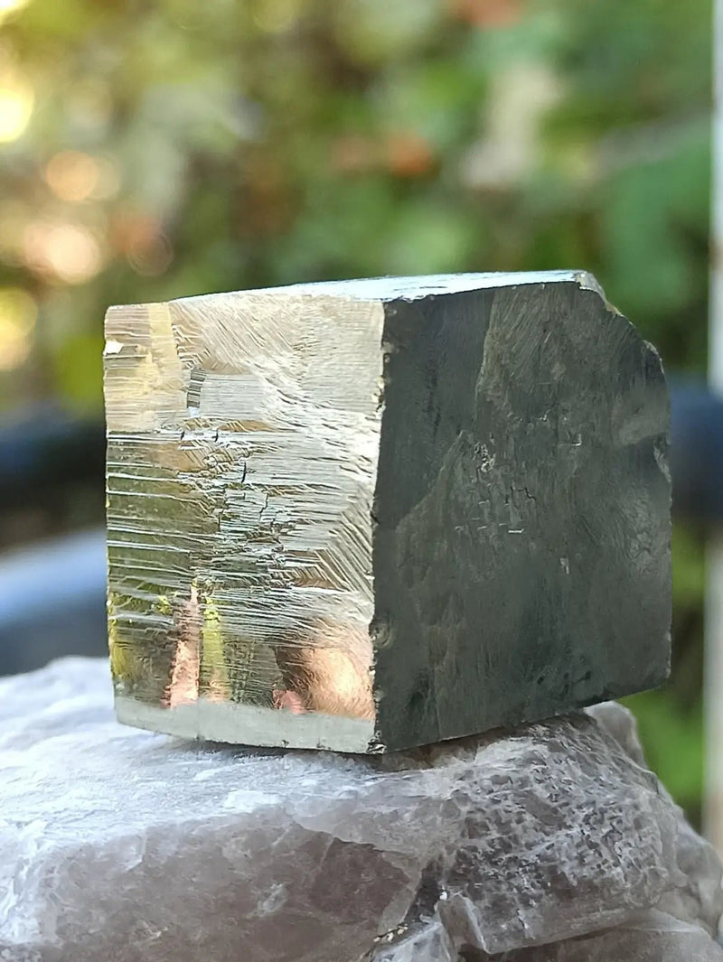 Chargez l&#39;image dans la visionneuse de la galerie, Pyrite d’Amérique du Sud cube brut Grade A ++++ Pierre brute
