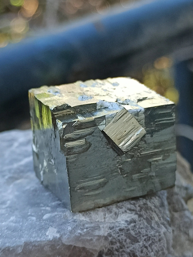 Загрузить изображение в просмотрщик галереи, Pyrite d’Amérique du sud cube brut Grade A ++++ Pierre brute Dans la besace du p&#39;tit Poucet   
