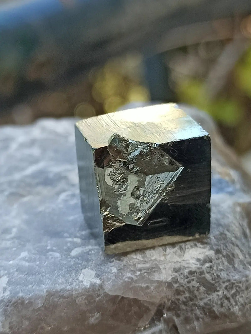 Chargez l&#39;image dans la visionneuse de la galerie, Pyrite d’Amérique du sud cube brut Grade A++++ Pierre brute
