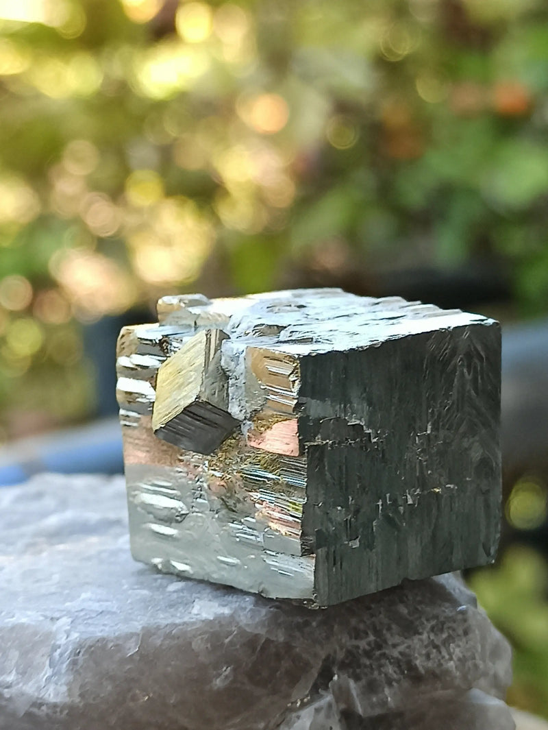 Загрузить изображение в просмотрщик галереи, Pyrite d’Amérique du sud cube brut Grade A ++++ Pierre brute Dans la besace du p&#39;tit Poucet   
