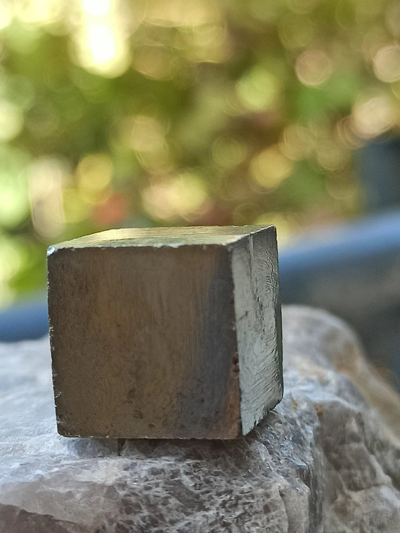 Загрузить изображение в просмотрщик галереи, Pyrite d’Amérique du sud cube brut Grade A++++ Pierre brute Dans la besace du p&#39;tit Poucet   
