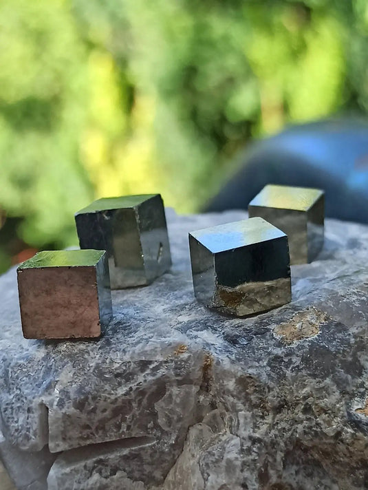 Pyrite d’Amérique du Sud cubes bruts Grade A++++ Pierre brute