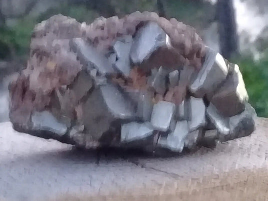 Pyrite pierre brute d’Amérique du Sud sur matrice Grade A++++ Pyrite brute