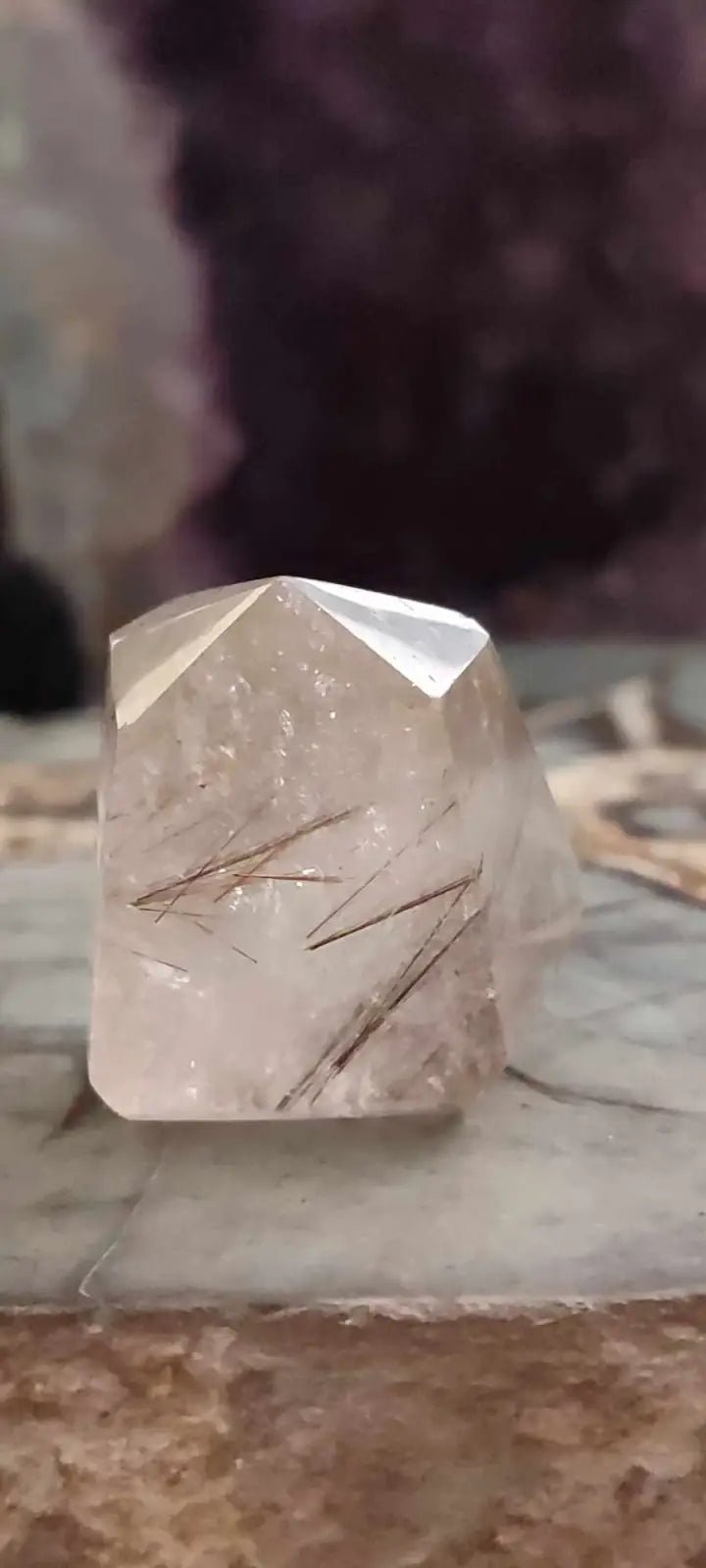 Chargez l&#39;image dans la visionneuse de la galerie, Quartz à inclusions de rutile du Brésil colonne Grade A++++ Quartz rutile
