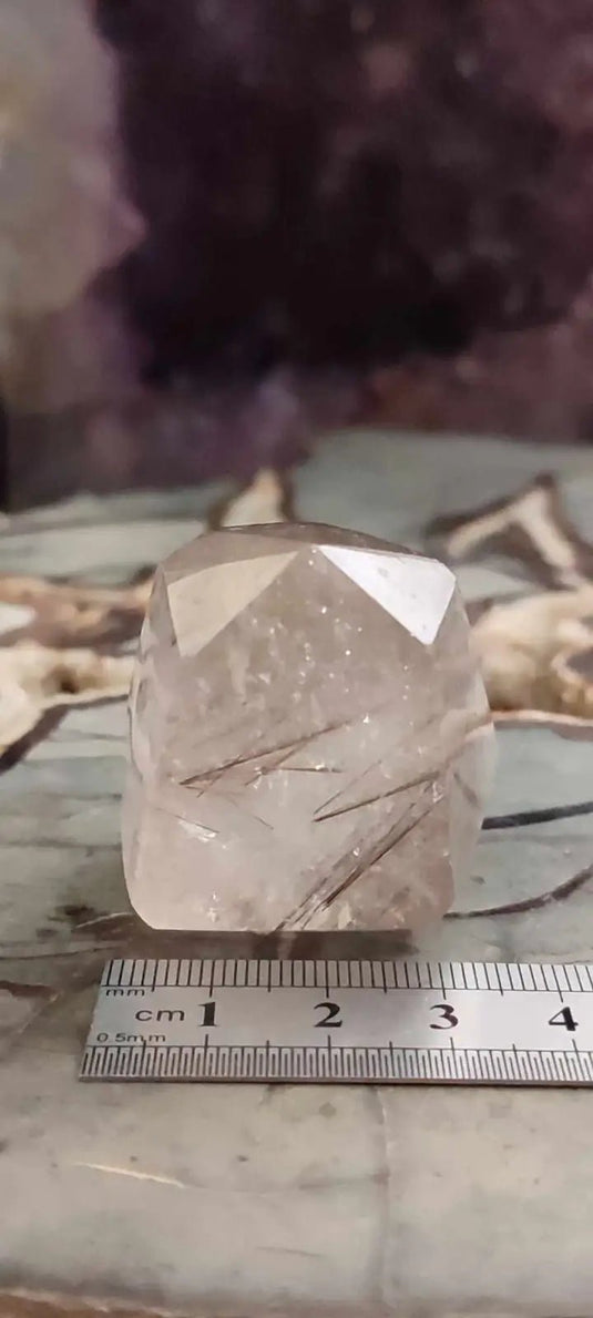 Quartz à inclusions de rutile du Brésil colonne Grade A++++ Quartz rutile