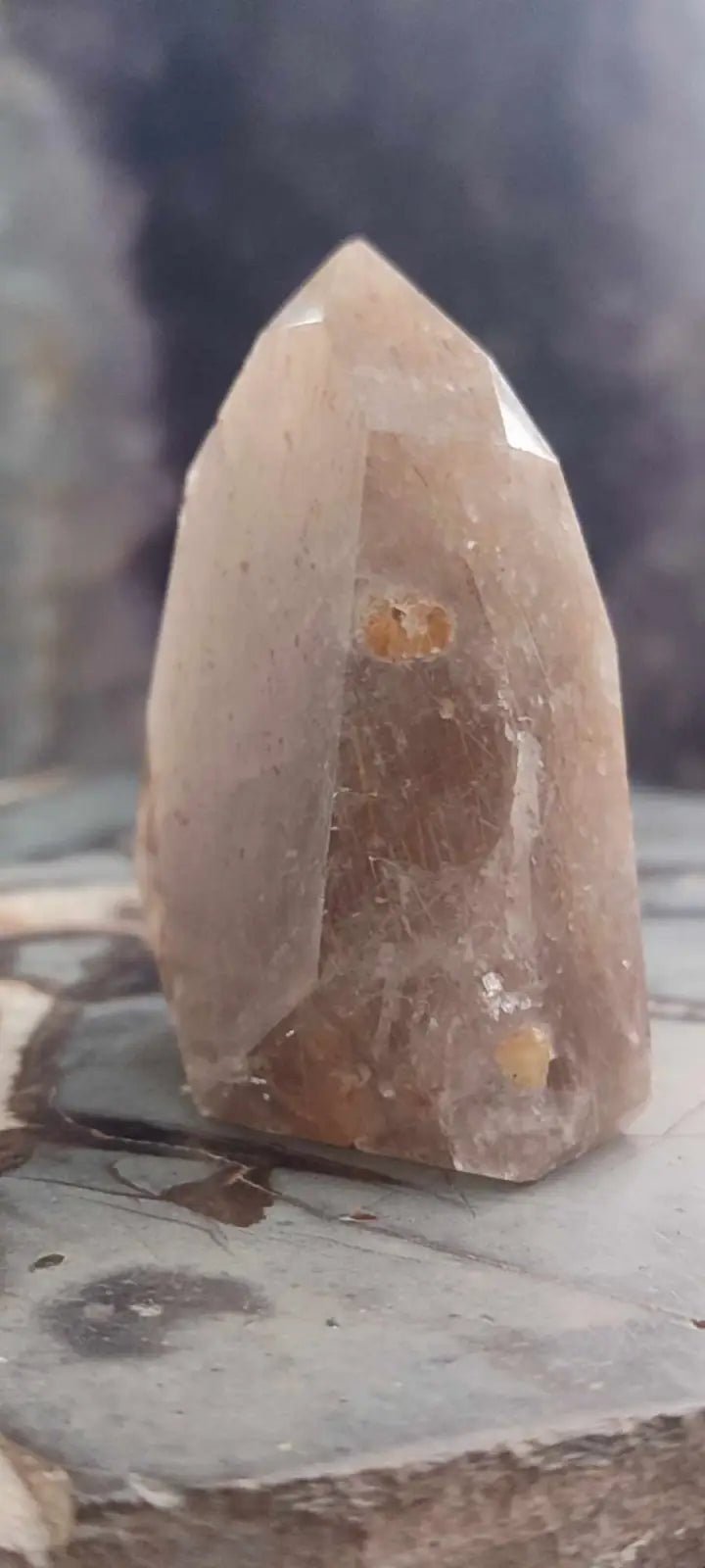 Chargez l&#39;image dans la visionneuse de la galerie, Quartz à inclusions de Rutile du Brésil colonne Grade A+++ Quartz rutile
