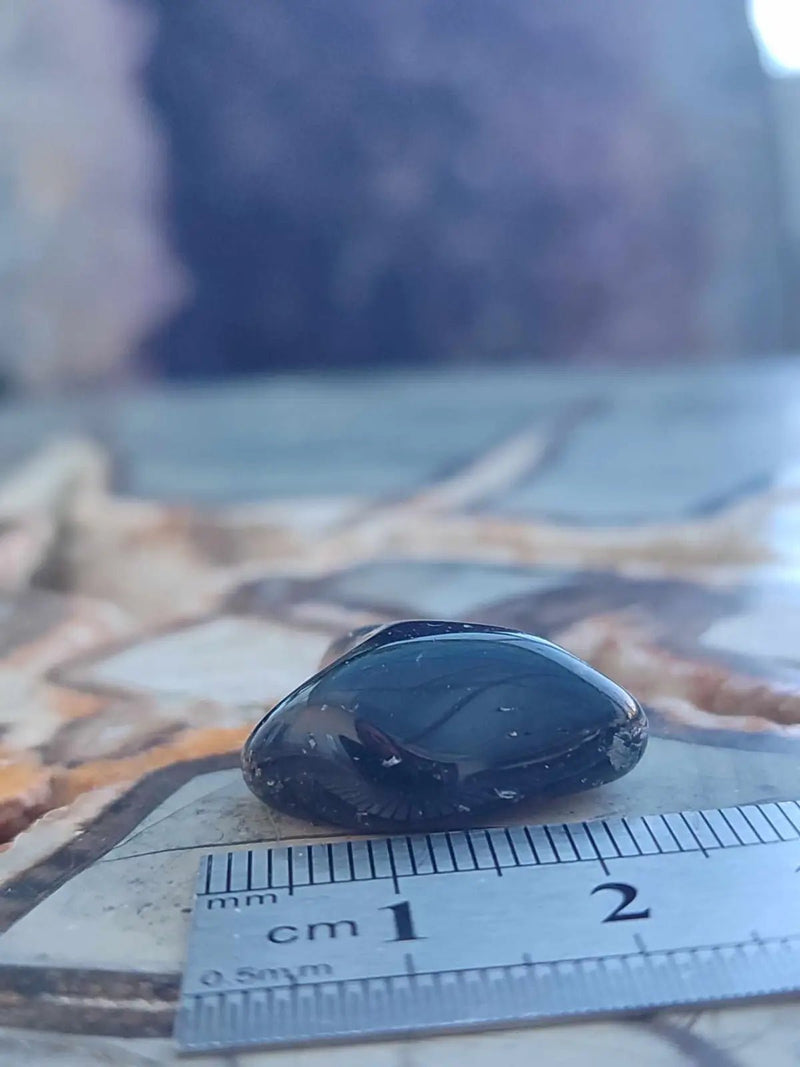 Chargez l'image dans la visionneuse de la galerie, Quartz fumé du Brésil pierre roulée Grade A++++ Quartz fumé du Brésil pierre roulée
