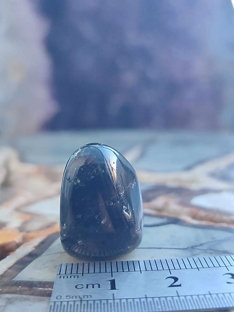 Chargez l'image dans la visionneuse de la galerie, Quartz fumé du Brésil pierre roulée Grade A++++ Quartz fumé du brésil pierre roulée
