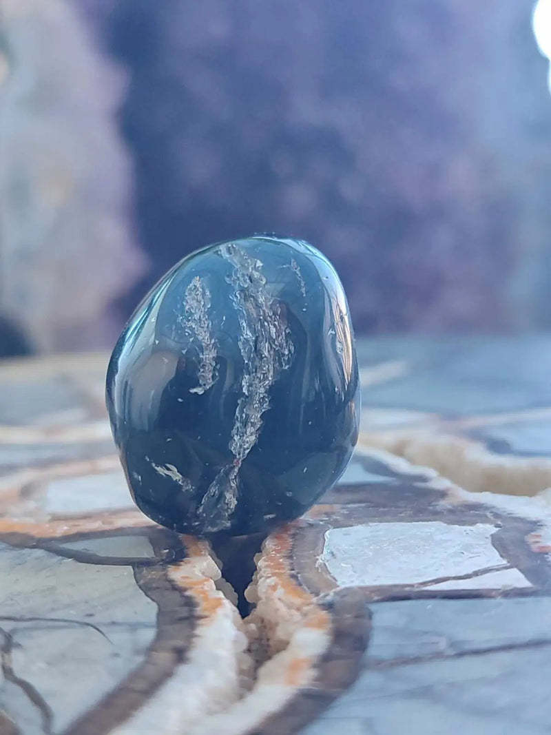 Chargez l&#39;image dans la visionneuse de la galerie, Quartz fumé du Brésil pierre roulée Grade A++++ Quartz fumé du brésil pierre roulée
