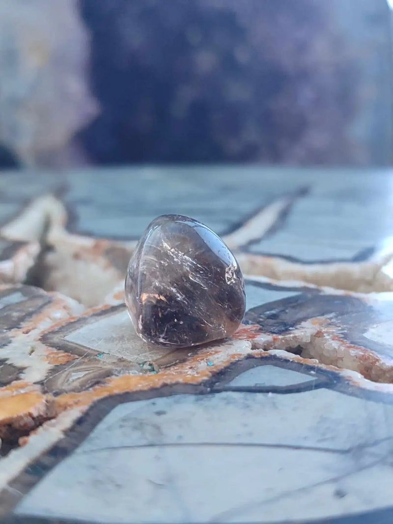 Load image into Gallery viewer, Quartz fumé du Brésil pierre roulée Grade A++++ Quartz fumé du Brésil pierre roulée
