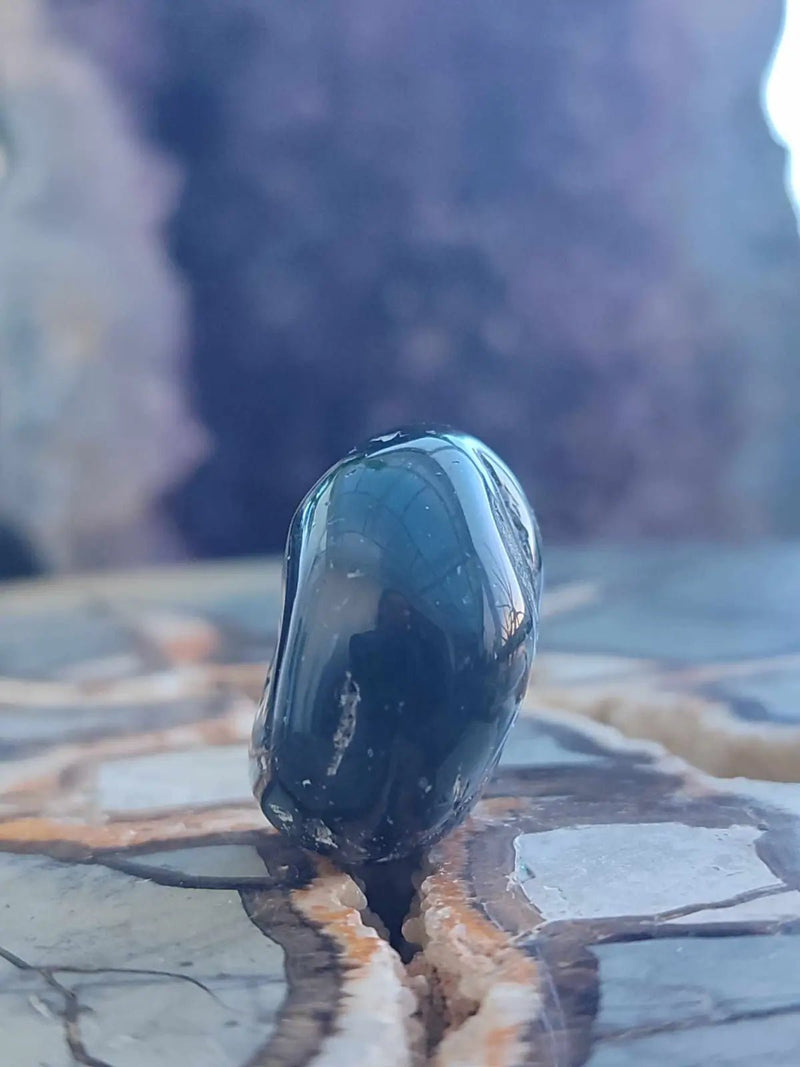 Chargez l&#39;image dans la visionneuse de la galerie, Quartz fumé du Brésil pierre roulée Grade A++++ Quartz fumé du brésil pierre roulée
