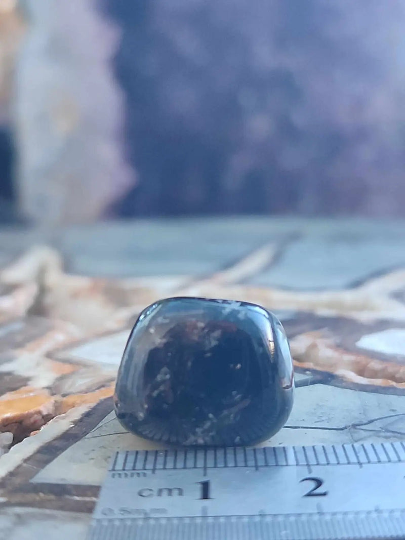 Chargez l'image dans la visionneuse de la galerie, Quartz fumé du Brésil pierre roulée Grade A++++ Quartz fumé du brésil pierre roulée
