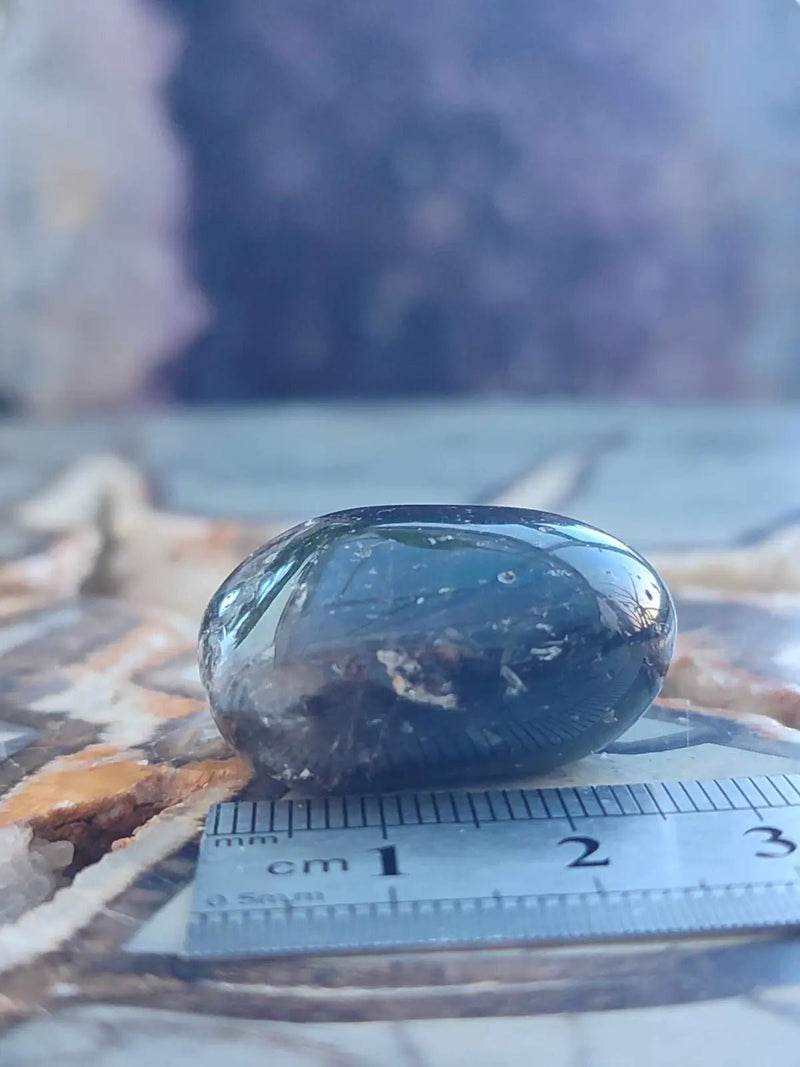 Load image into Gallery viewer, Quartz fumé du Brésil pierre roulée Grade A++++ Quartz fumé du brésil pierre roulée
