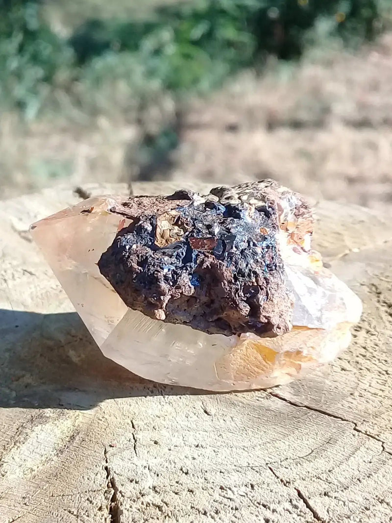 Load image into Gallery viewer, Quartz Green Ridge Clear Iron-Coated Grade A ++++ 5 x 2,5 x 2,8 cm Quartz Green Ridge Clear Iron-Coated
