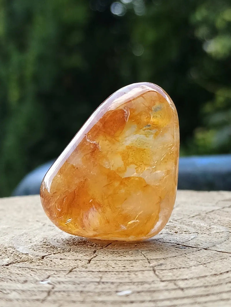 Load image into Gallery viewer, Quartz Hématoïde guérisseur du Brésil pierre roulée Grade A++++ Quartz Hématoïde guérisseur
