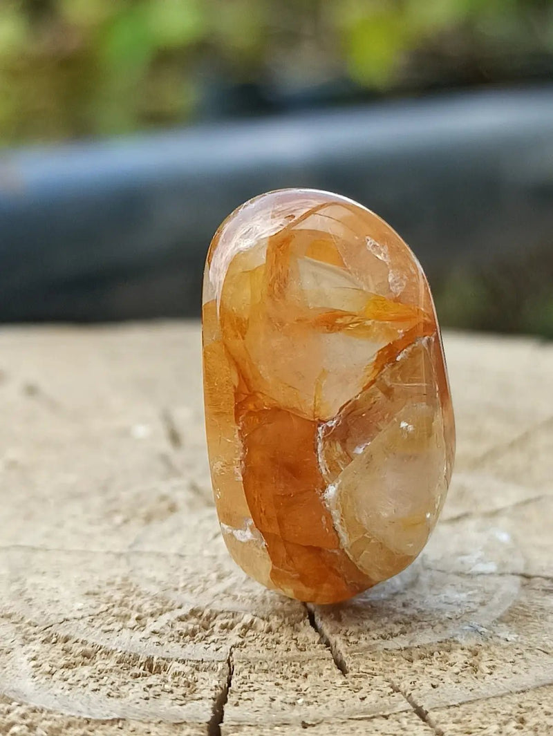 Load image into Gallery viewer, Quartz Hématoïde guérisseur du Brésil pierre roulée Grade A++++ Quartz Hématoïde guérisseur
