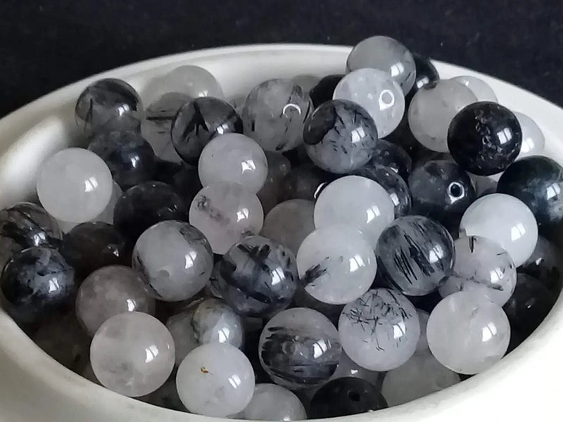 Load image into Gallery viewer, Quartz inclusions de Tourmaline Grade A++++ Prix perle à l’unité Diam 8mm Quartz à inclusions de Tourmaline noire perle
