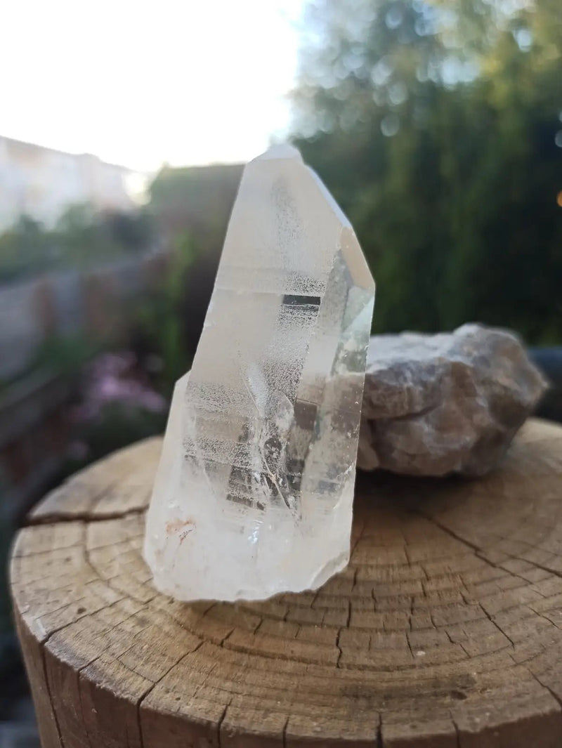Load image into Gallery viewer, Quartz Lémurien Pointe brute Grade A++++ Quartz Lémurien pointe brute
