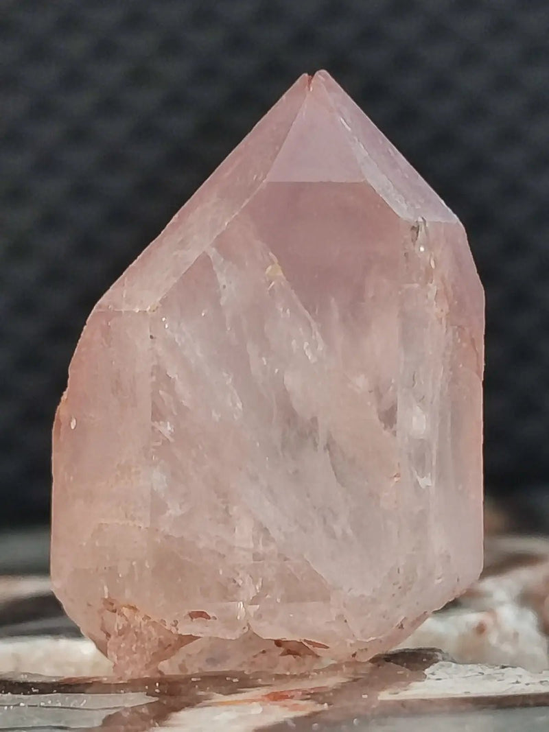 Load image into Gallery viewer, Quartz lithium du Brésil - Pierre roulée - Grade Prémium - Antistress et Lâcher prise Quartz Lithium du Brésil
