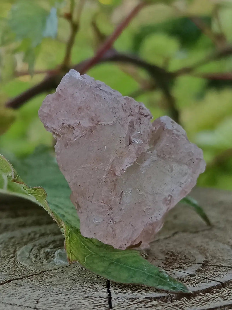 Load image into Gallery viewer, Quartz Nirvana ou Quartz de Glace de l’Himalaya Grade A ++++ (Très Rare) Quartz Nirvana ou Quartz glace d’Himalaya
