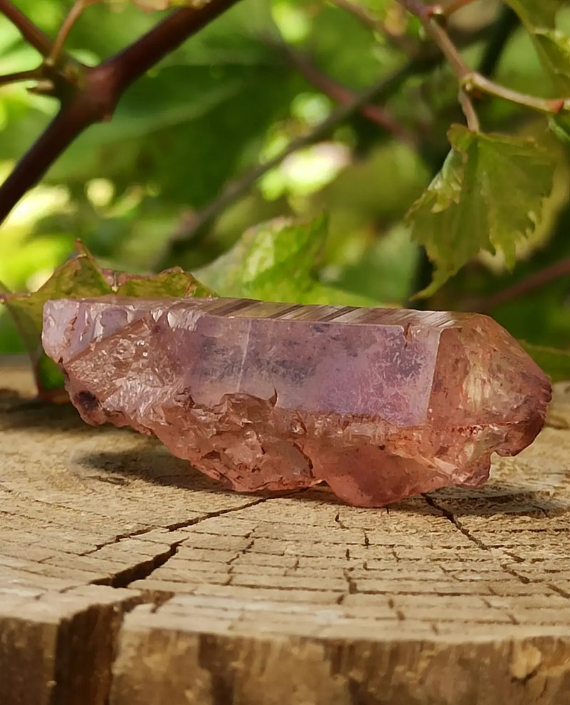 Load image into Gallery viewer, Quartz Nirvana ou Quartz de Glace de l’Himalaya Grade A ++++ (Très Rare)
