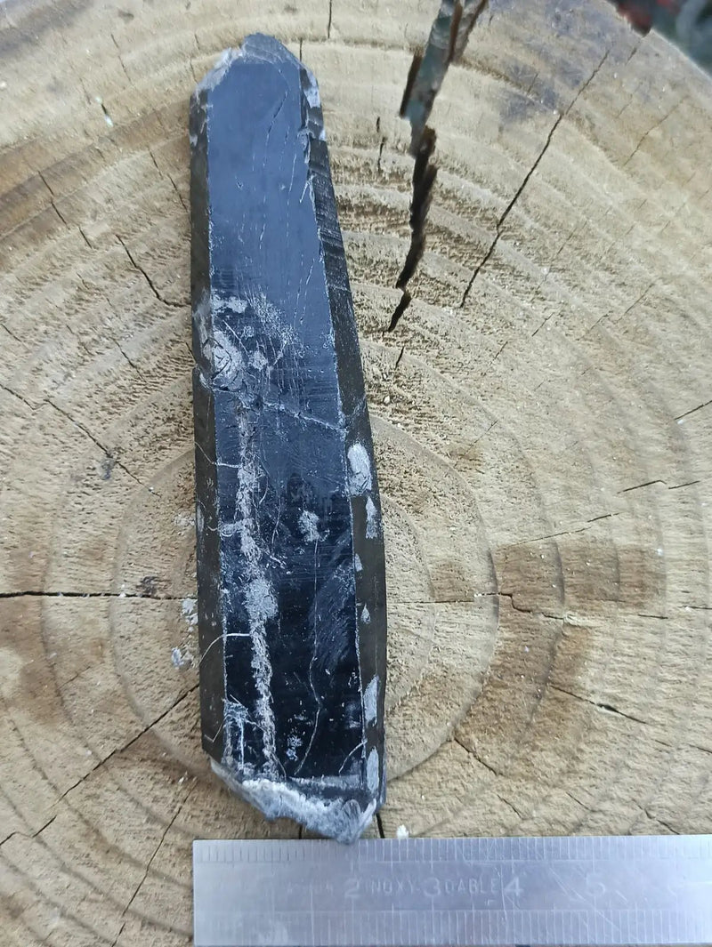 Load image into Gallery viewer, Quartz noir de Mongolie pointe brute Grade A++++ ’RARE’ Quartz noir de Mongolie
