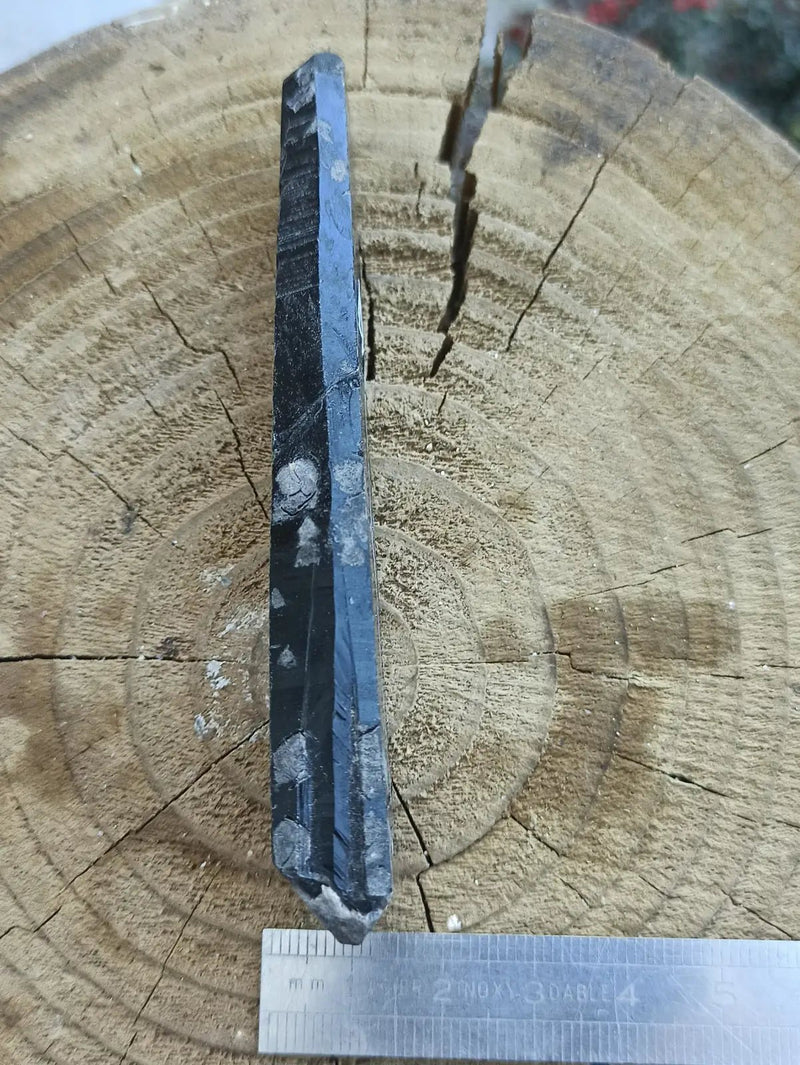 Load image into Gallery viewer, Quartz noir de Mongolie pointe brute Grade A++++ ’RARE’ Quartz noir de Mongolie
