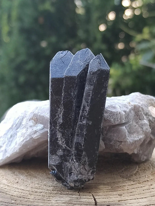 Quartz noir de Mongolie pointe brute Grade A++++ ’RARE’ Quartz noir de Mongolie
