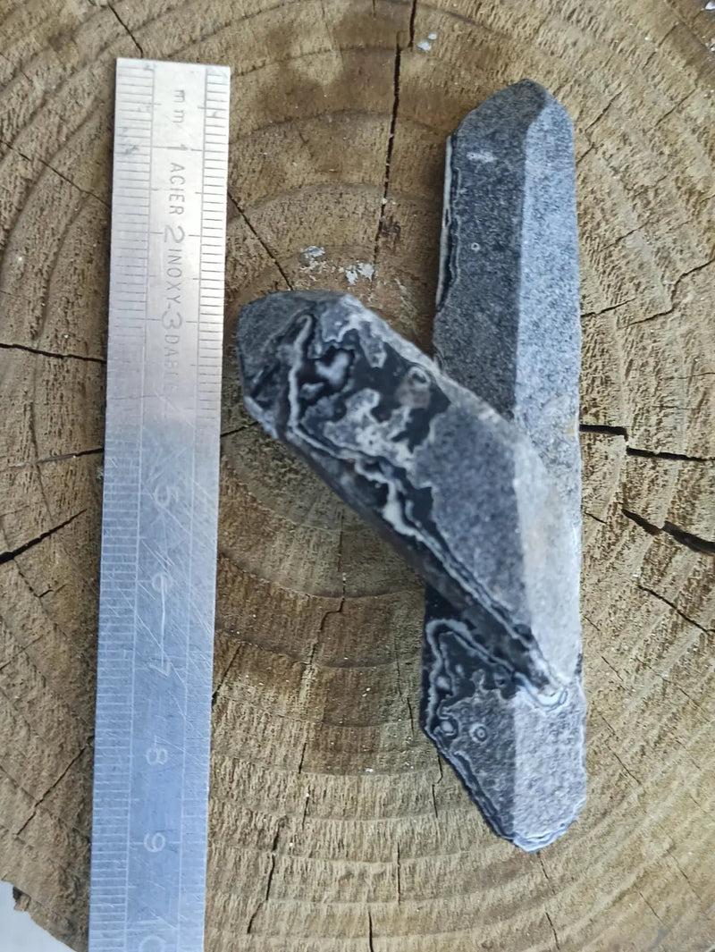 Load image into Gallery viewer, Quartz noir de Mongolie pointe brute Grade A++++ ’RARE’ Quartz noir de Mongolie
