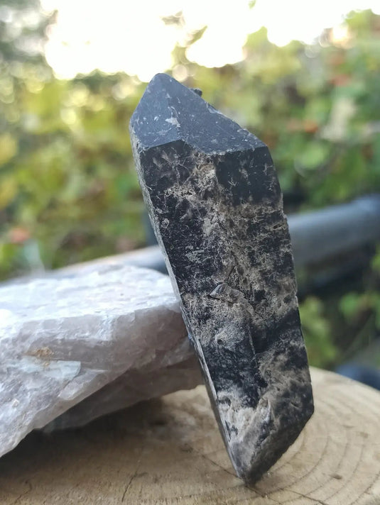 Quartz noir de Mongolie pointe brute Grade A++++ ’RARE’ Quartz noir de Mongolie