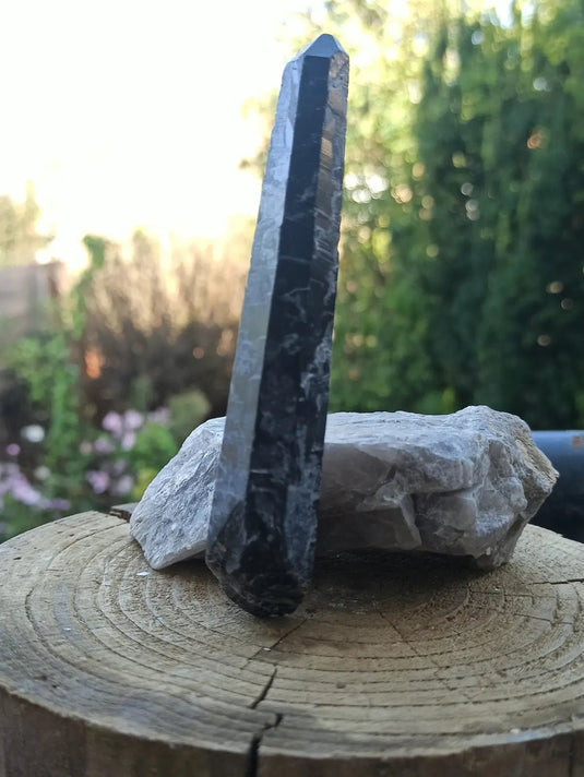 Quartz noir de Mongolie pointe brute Grade A++++ ’RARE’ Quartz noir de Mongolie