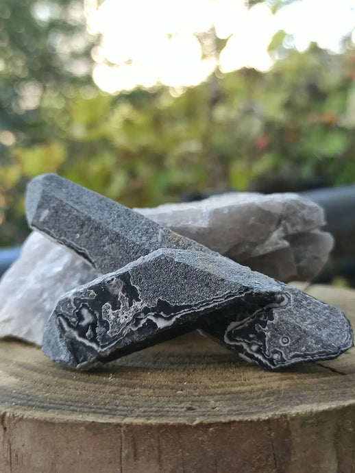 Quartz noir de Mongolie pointe brute Grade A++++ ’RARE’ Quartz noir de Mongolie