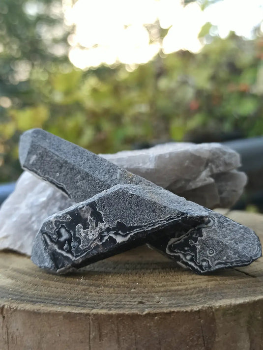 Quartz noir de Mongolie pointe brute Grade A++++ ’RARE’ Quartz noir de Mongolie