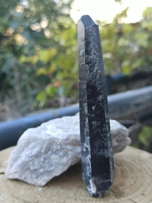 Quartz noir de Mongolie pointe brute Grade A++++ ’RARE’ Quartz noir de Mongolie